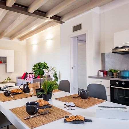 Residenza Gelsomino Apartment Desenzano del Garda Luaran gambar