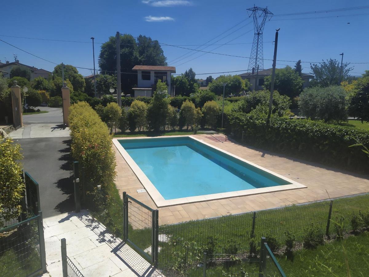 Residenza Gelsomino Apartment Desenzano del Garda Luaran gambar