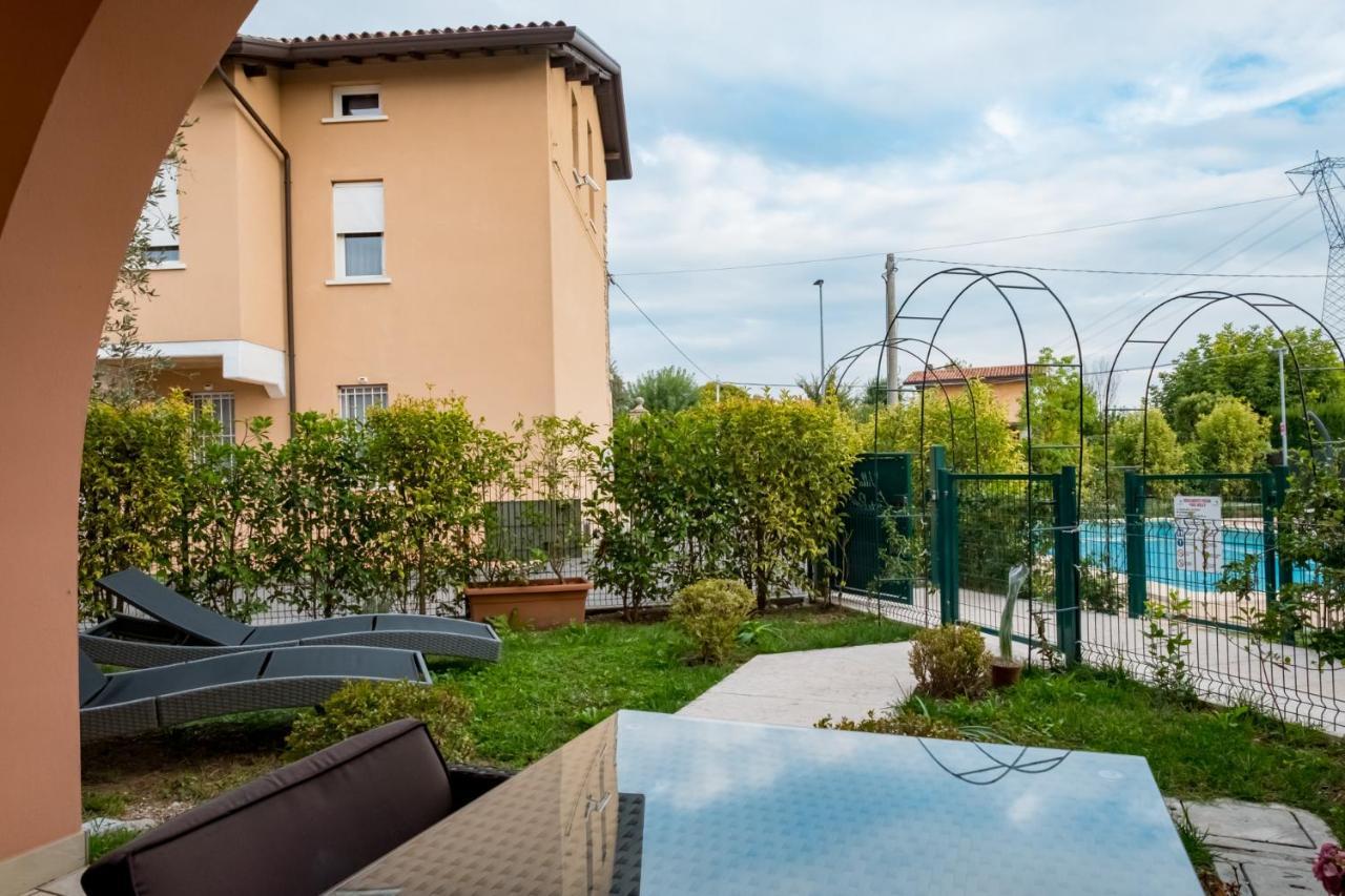 Residenza Gelsomino Apartment Desenzano del Garda Luaran gambar