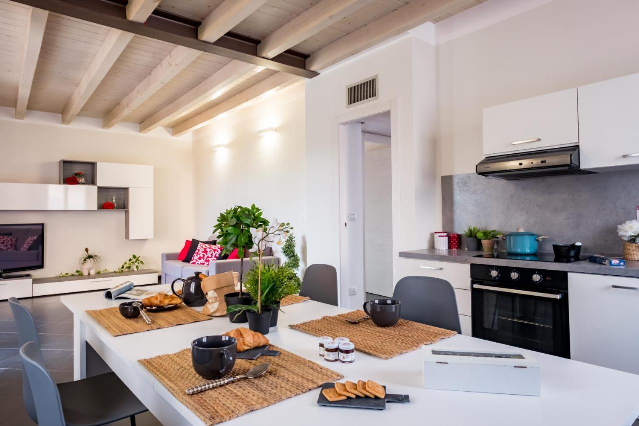 Residenza Gelsomino Apartment Desenzano del Garda Luaran gambar