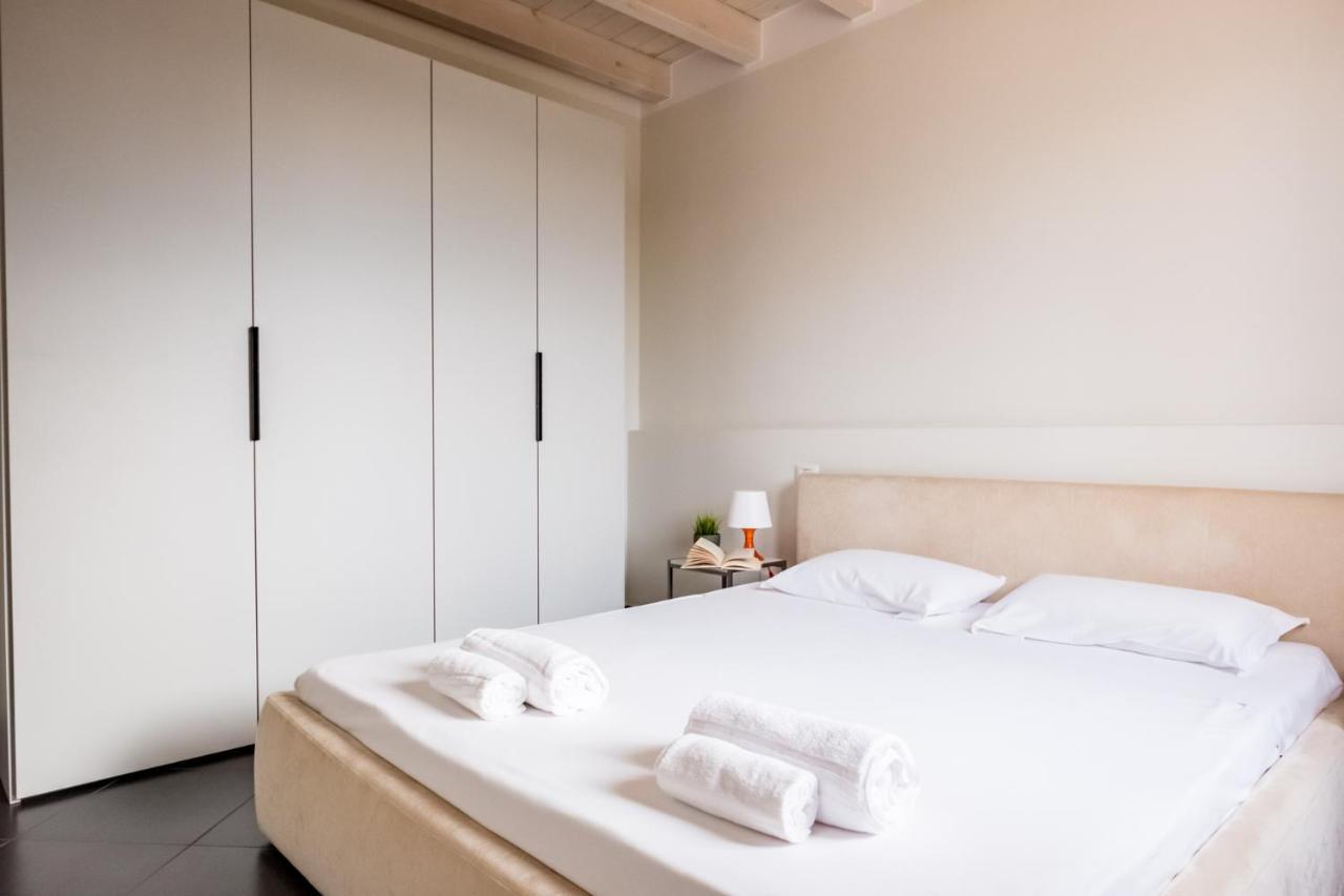Residenza Gelsomino Apartment Desenzano del Garda Luaran gambar